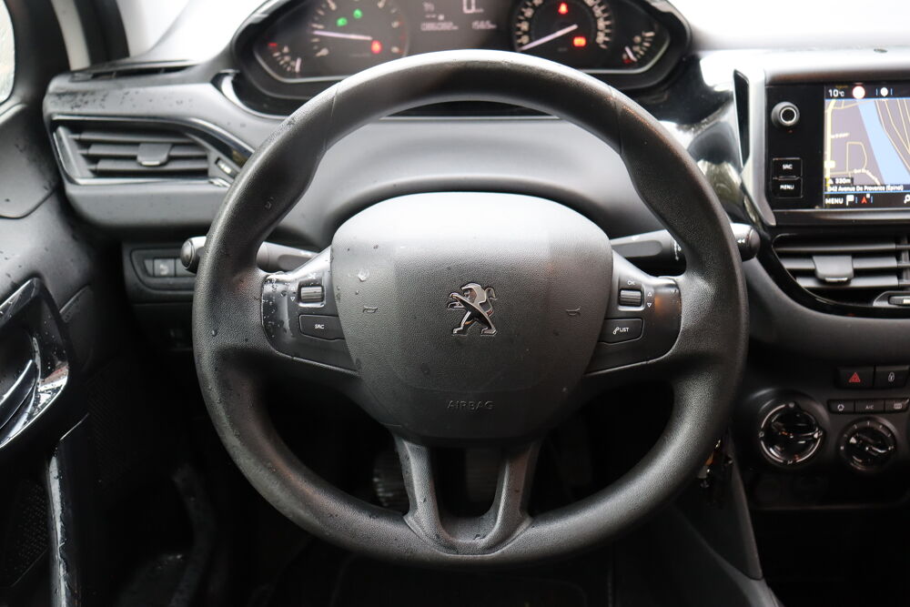 208 I Phase 2 5 Portes 1.6 Blue HDi FAP 99 cv 2018 occasion 88000 &Eacute;pinal
