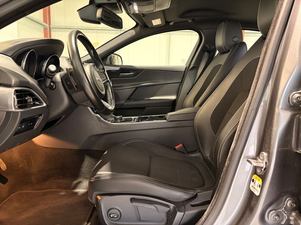 XE 2.0D 180 R-SPORT AUTO 2016 occasion 27620 Gasny
