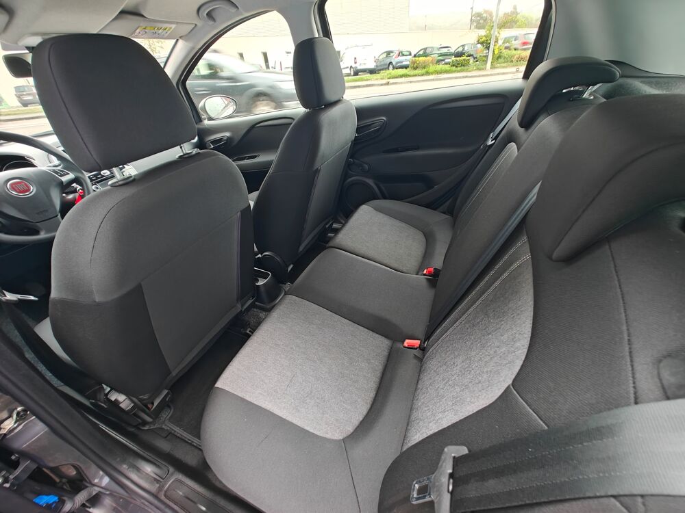 Punto 1.2 8v 69ch 5p 2017 occasion 90400 Danjoutin