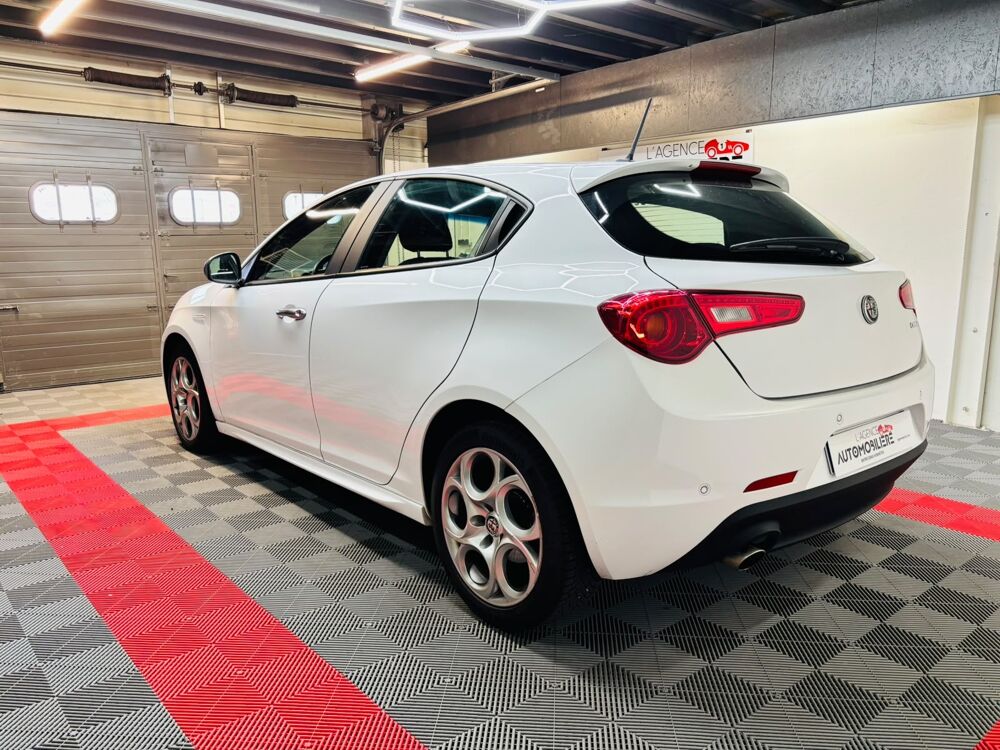 Giulietta 1.6 JTDM 120ch super- Garantie 12 mois - distribution effect 2017 occasion 71300 Montceau-les-Mines