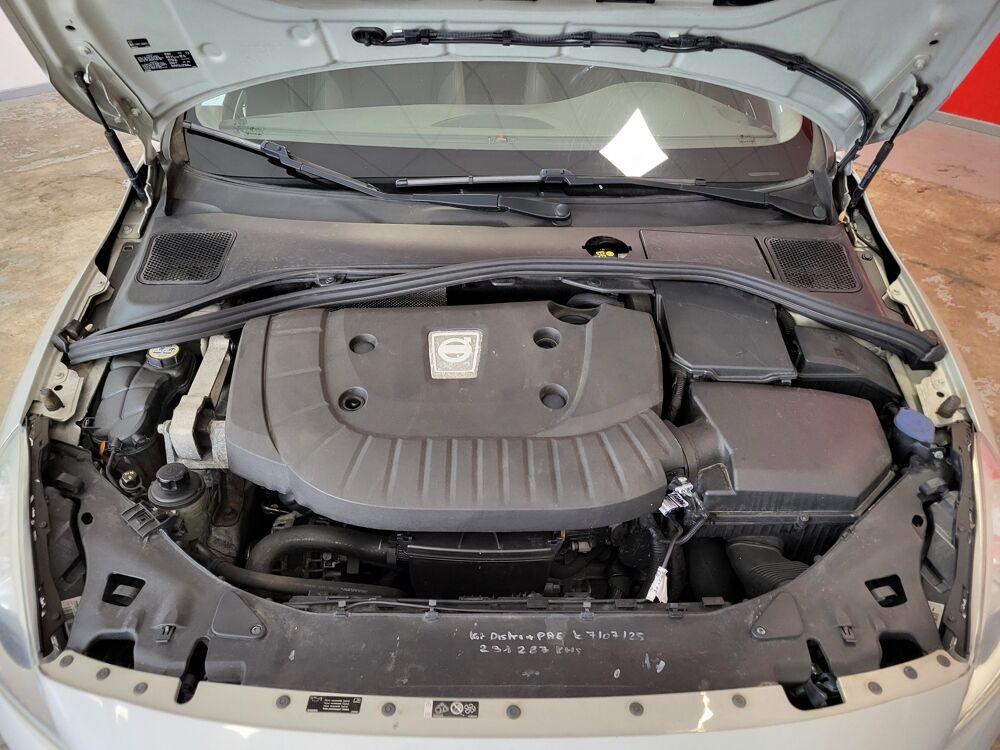 V60 VOLVO D4 2.0 163 BVA MOMENTUM + TOIT OUVRANT 2012 occasion 37170 Chambray-l&egrave;s-Tours