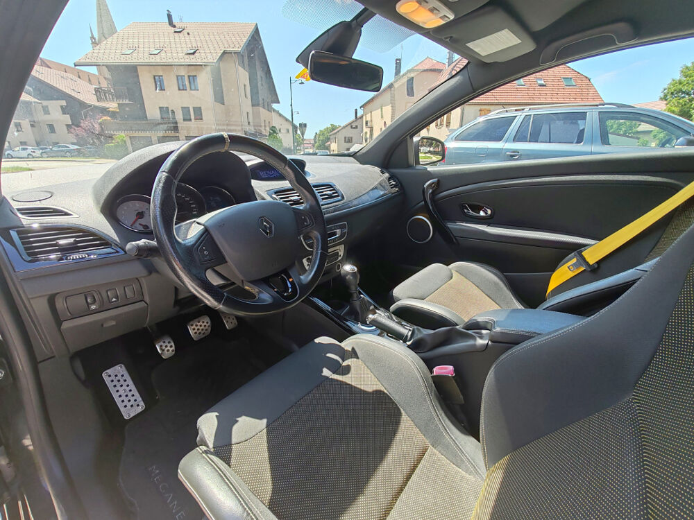 M&eacute;gane III RS Phase 2 Coup&eacute; 2.0 T 16V 265 cv 2012 occasion 25300 Pontarlier