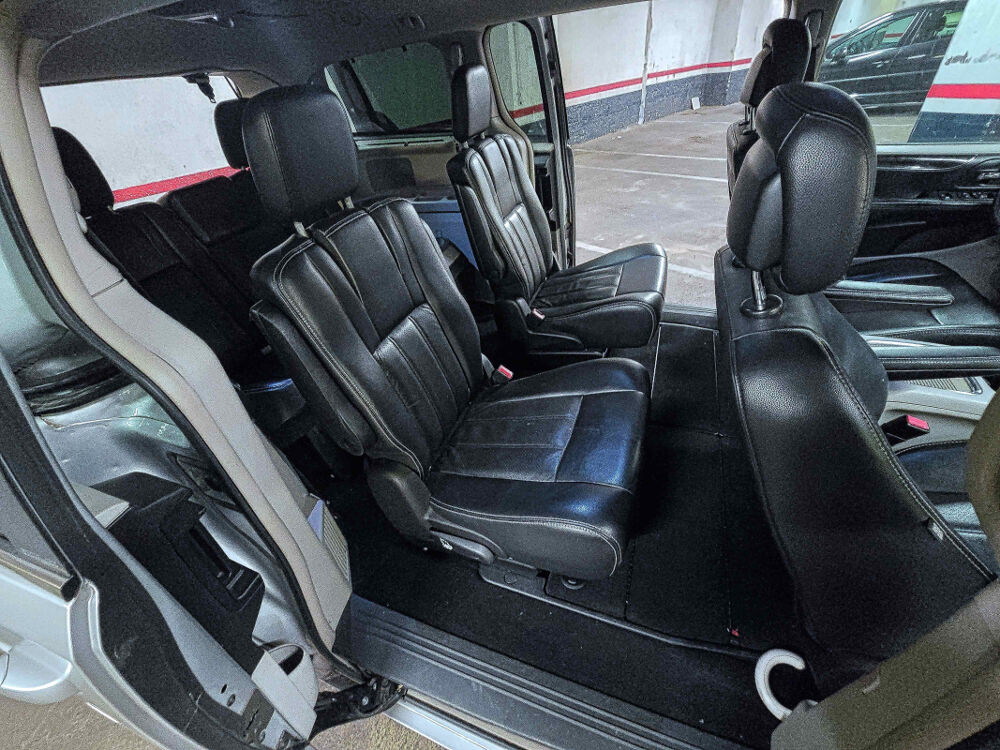 VOYAGER 2.8 Multijet Diesel 163ch GOLD BVA6 7 Places 2011 occasion 69008 Lyon