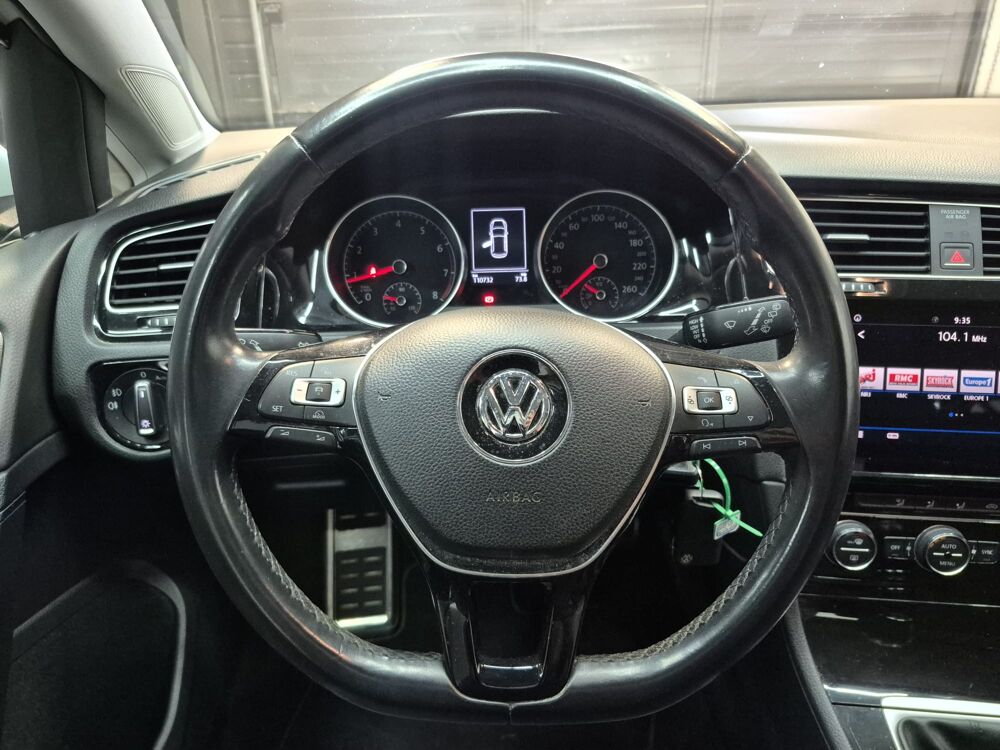 Golf VII 5 Portes Phase 2 1.5 TSI GPF 16V Blue Motion 131 cv 1906 occasion 71300 Montceau-les-Mines