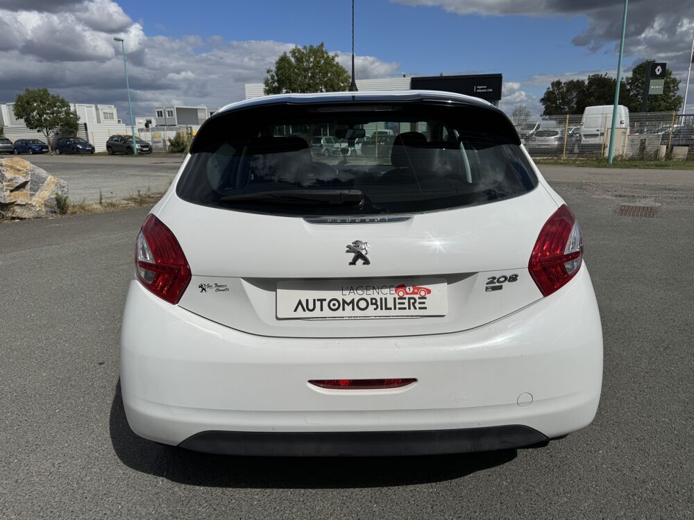 208 1.2 E-VTI 82 ETG5 ACTIVE | BOITE AUTO | DISTRIBUTION OK 10/2 2014 occasion 44860 Pont-Saint-Martin