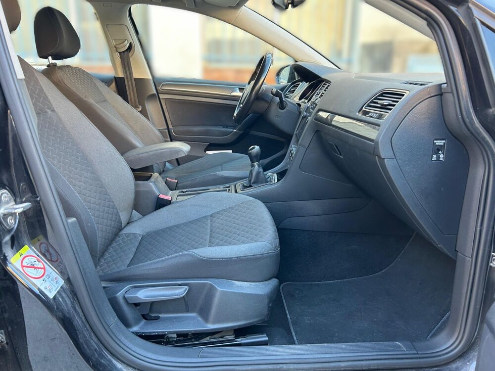 Golf 1.6 TDI 115 CONNECT // DISTRI OK // CARPLAY // ENT &agrave; JOUR 2019 occasion 34160 Castries