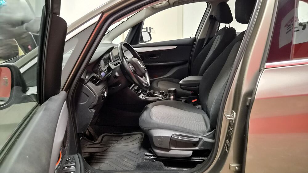 Serie 2 ACTIVE TOURER 218D AUTOMATIQUE LOUNGE 150CV 2014 occasion 37170 Chambray-l&egrave;s-Tours