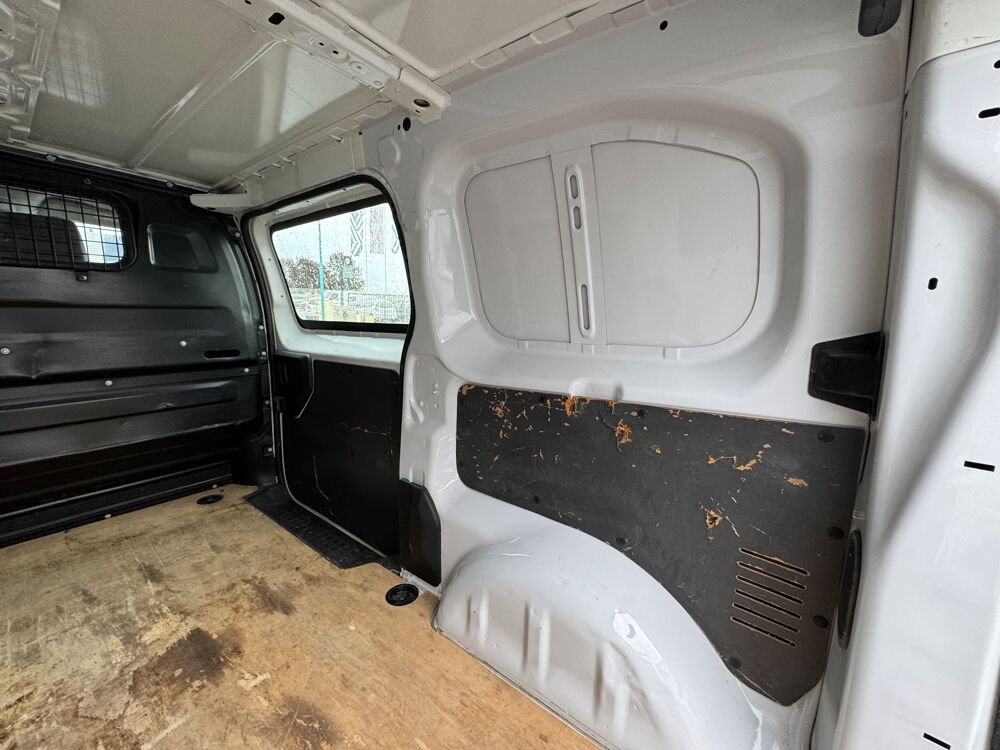 Expert III FOURGON STANDARD 2.0 BLUEHDI 120 PREMIUM | GARANTIE 6 MO 2020 occasion 44860 Pont-Saint-Martin