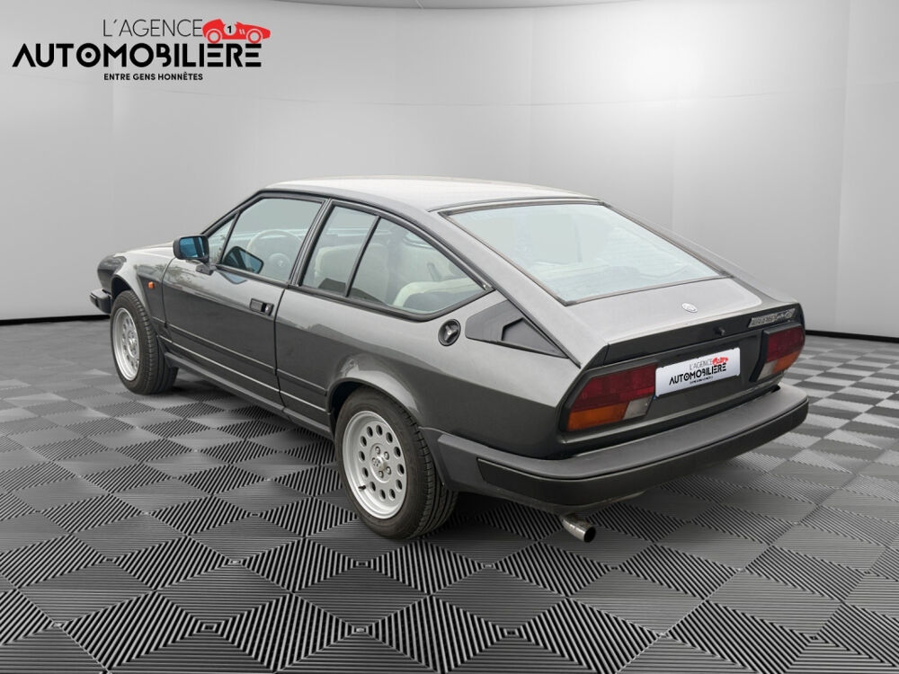 GTV 2.5 i V6 coup&eacute; 1982 occasion 51000 Ch&acirc;lons-en-Champagne
