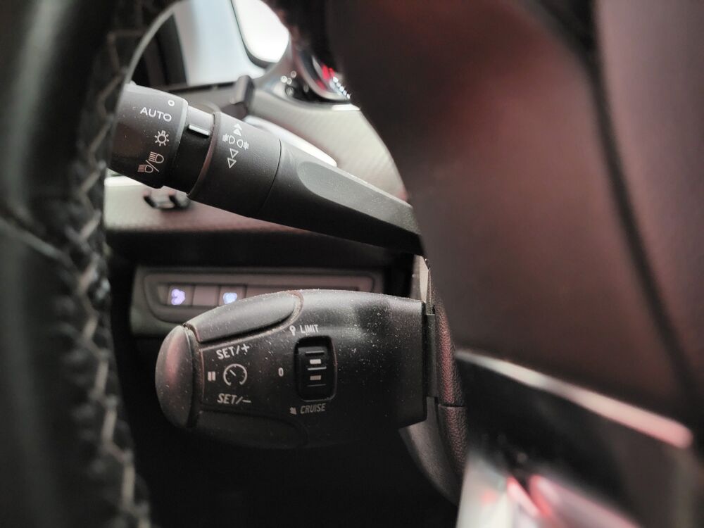 208 1.2 110 ALLURE BVM6 + ATTELAGE + CARPLAY 2019 occasion 37170 Chambray-l&egrave;s-Tours