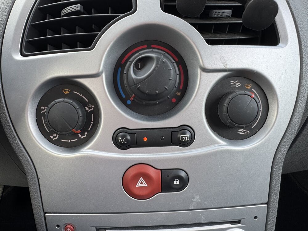 Grand Modus 1.5 DCI 85 ECO2 LAFUMA | DISTRIBUTION OK 02/2022 | CLIM | GA 2009 occasion 44860 Pont-Saint-Martin