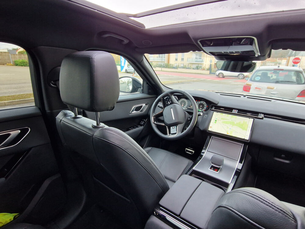 Range rover velar 2.0 P400E PHEV 404 SE DYNAMIC BVA + toit ouvrant 2024 occasion 80480 Salou&euml;l