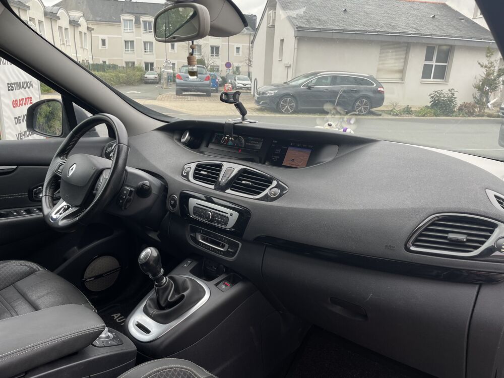 Sc&eacute;nic III Phase 2 1.6 dCi 130 cv - Bose - Chaine de distribution 2015 occasion 49124 Saint-Barth&eacute;lemy-d'Anjou