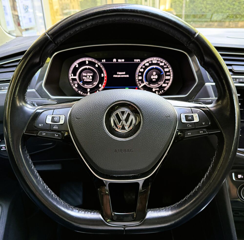 Tiguan 2.0 TDI 150 BLUEMOTION TECHNOLOGY CARAT EXCLUSIVE DSG7 *TOIT 2017 occasion 92370 Chaville
