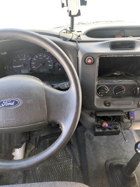 Transit FOURGON 430M 2.4 TDE 115 L 2006 occasion 34160 Castries
