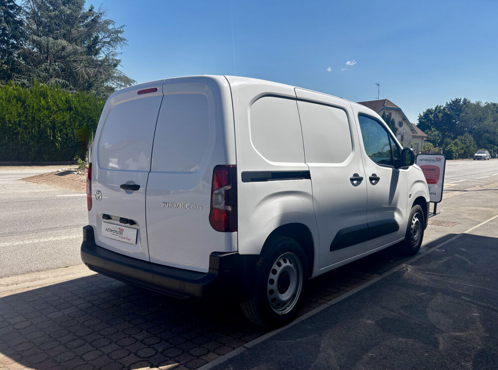 Proace L1 1.5 D-4D 131 ch Business 2024 occasion 88100 Sainte-Marguerite