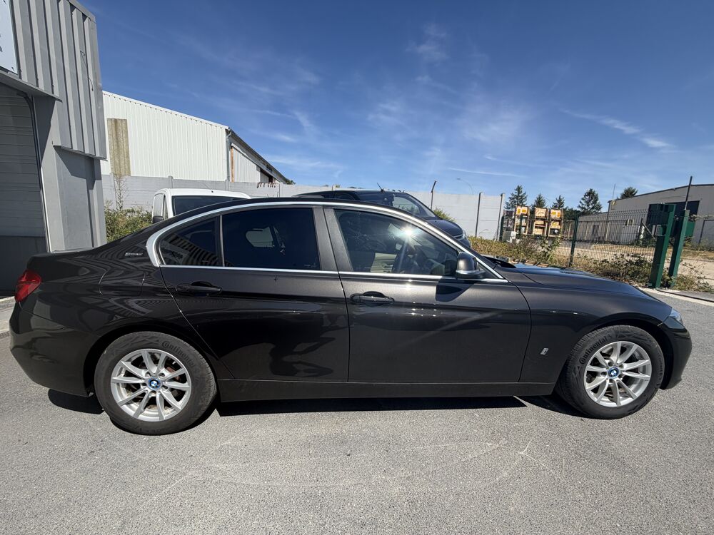 S&eacute;rie 3 Berline 330e 2.0 TPT 16V 252 Hybrid 184 cv garantie 6 mois 2016 occasion 51000 Ch&acirc;lons-en-Champagne