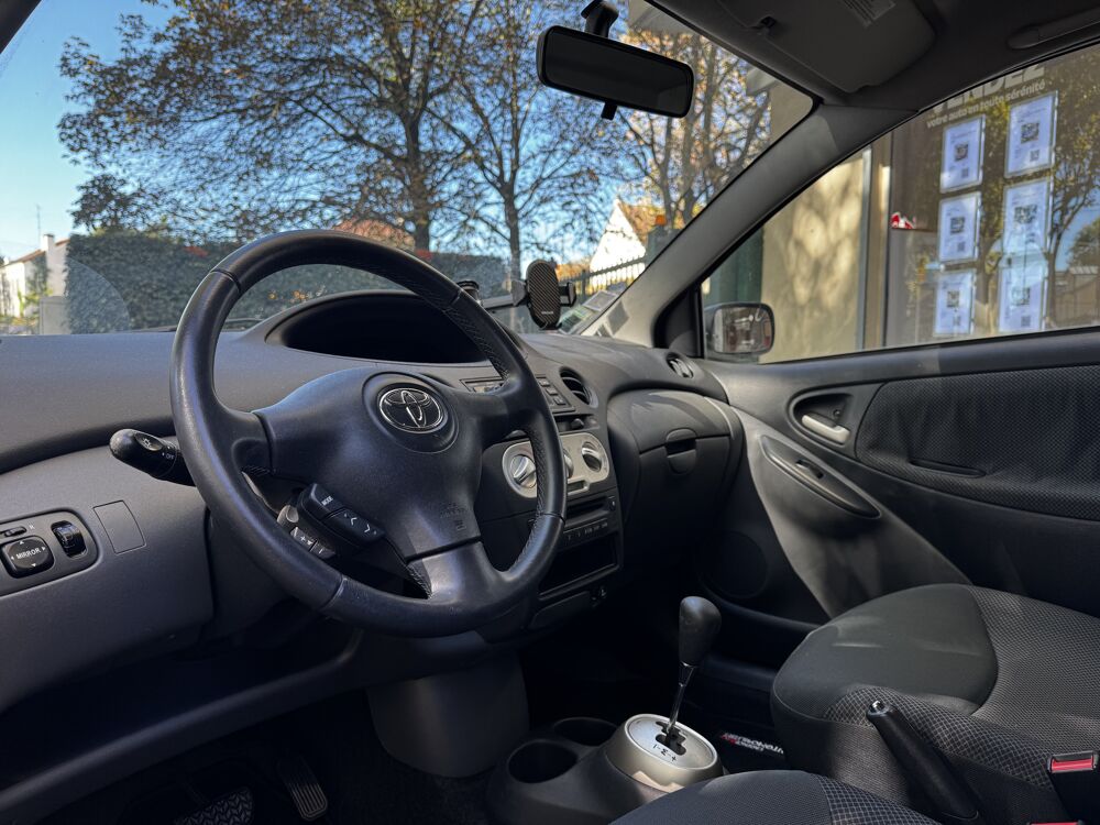 Yaris (2) 65 VVT-I CREATIVE MMT 3P *FAIBLE KILOMETRAGE 2003 occasion 92370 Chaville