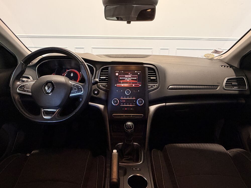 M&eacute;gane IV 1.5 DCI 110 ENERGY ZEN / ATTELAGE 2016 occasion 27620 Gasny