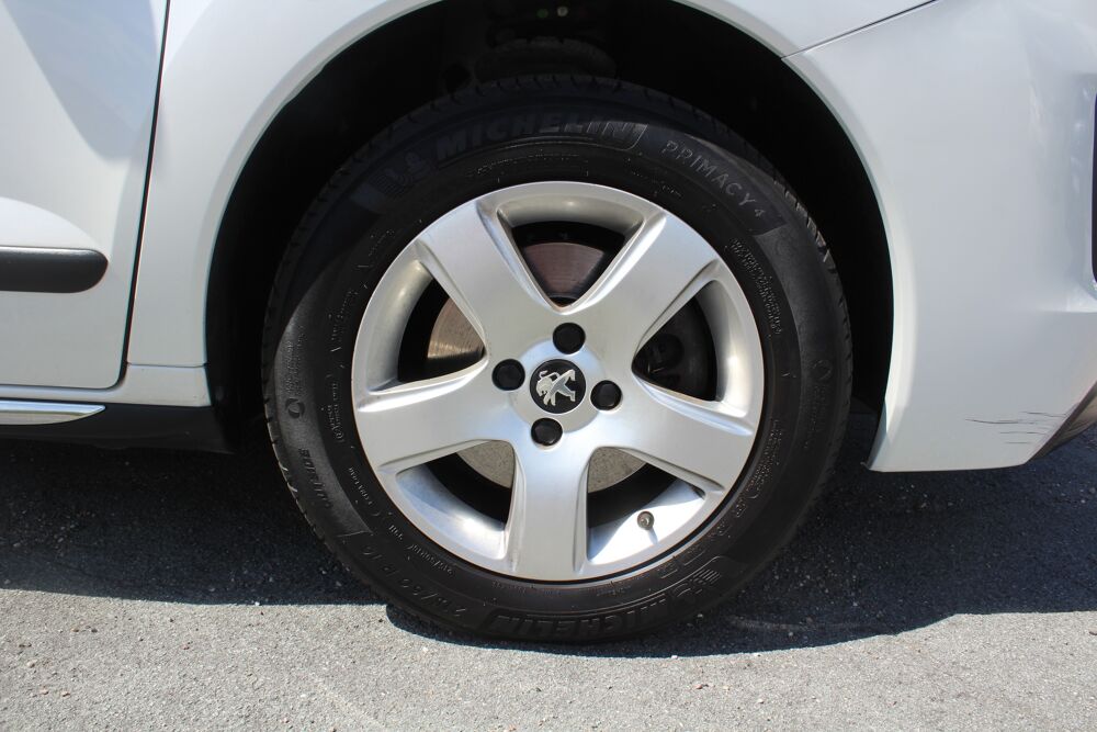 3008 Phase 2 -1.6 THP 156 CH BVM6 Allure 9Cv *PREMI&Egrave;RE MAIN - DE 2014 occasion 70000 Vesoul