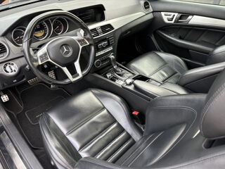 Classe C III COUPE 63 AMG BVA7 SUIVI COMPLET MERCEDES 2011 occasion 59300 Valenciennes