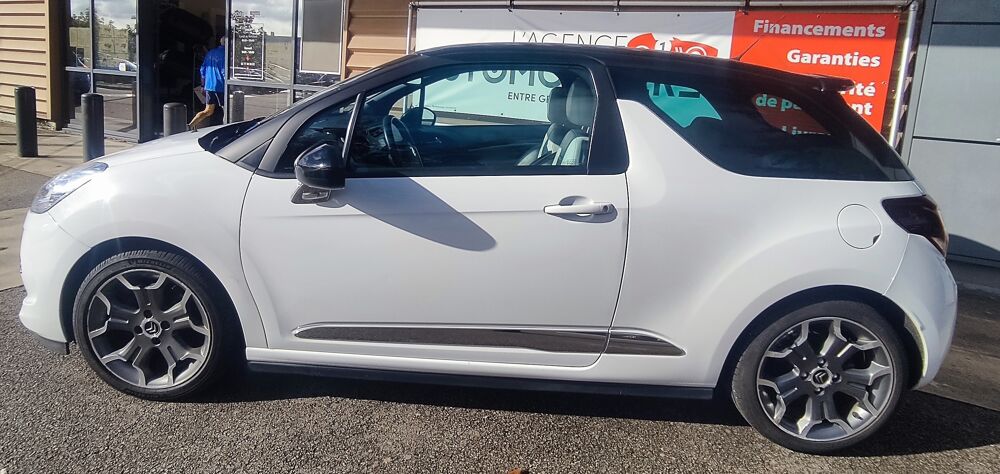 DS3 1.6 E-HDI 115 ULTRA PRESTIGE 2013 occasion 27500 Pont-Audemer
