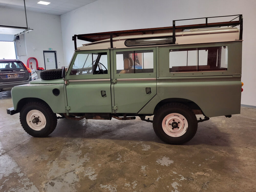 Range Rover LAND ROVER 109 STATION WAGON 6 CYLINDRES 2.6L 1980 occasion 37170 Chambray-l&egrave;s-Tours