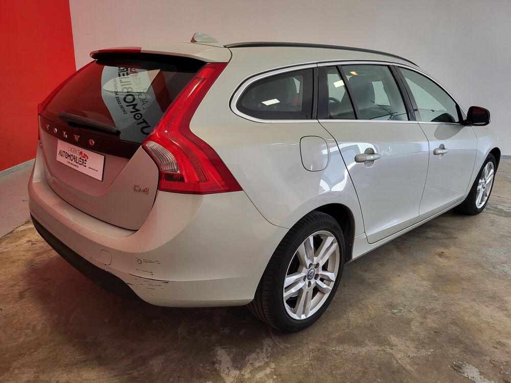 V60 VOLVO D4 2.0 163 BVA MOMENTUM + TOIT OUVRANT 2012 occasion 37170 Chambray-l&egrave;s-Tours