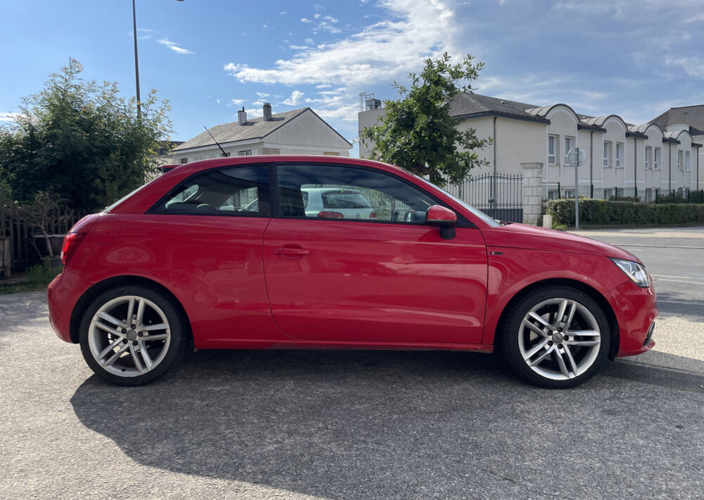 A1 1.6 TDI 105 cv S-Line 2011 occasion 49124 Saint-Barth&eacute;lemy-d'Anjou