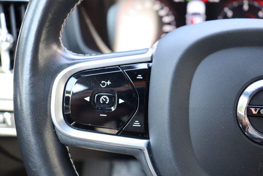 V60 D3 150 R-Design BVM (Harman & Kardon, Kit distribution &agrave; jou 2020 occasion 88000 &Eacute;pinal