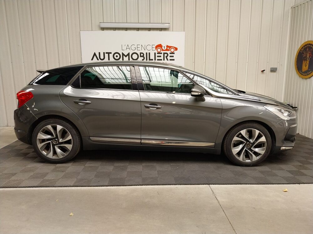 DS5 1.6 THP 200 SO CHIC 2012 occasion 56000 Vannes