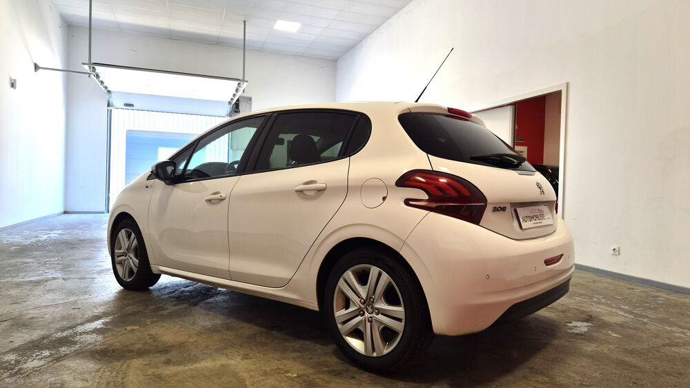 208 PEUGEOT 1.2 PURETECH 82 STYLE 5P 2016 occasion 37170 Chambray-l&egrave;s-Tours