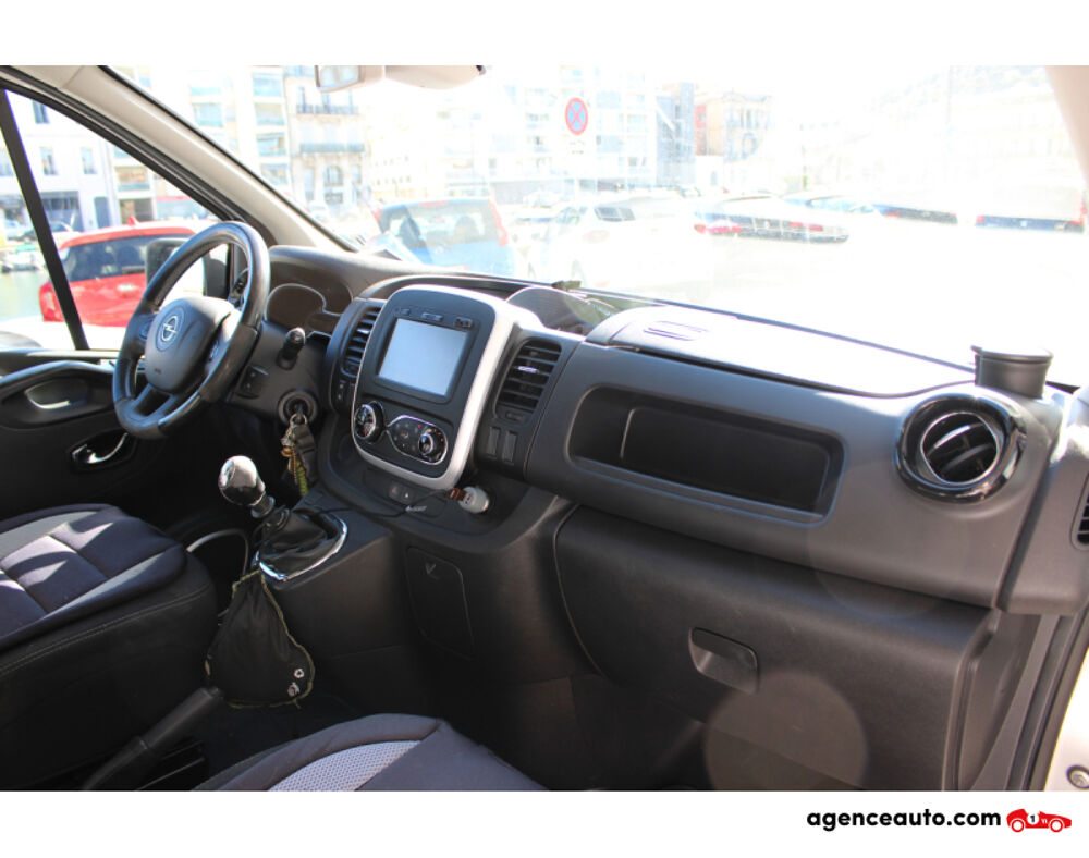 Vivaro COMBI 1.6 CDTI 115 - L1H1 PACK PLUS CLIM ( Moteur &agrave; cha&icirc;ne, 2015 occasion 34200 S&egrave;te