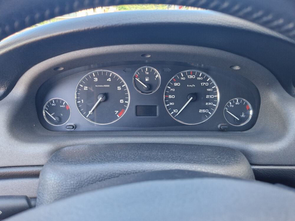 406 Coupe 3.0 V6 PACK 2000 occasion 80480 Salou&euml;l