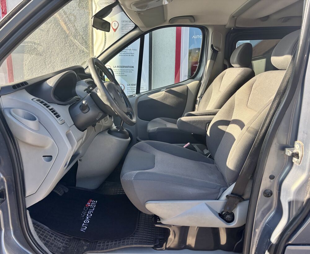 Vivaro Minibus 2.0 CDTI 16V Combi Easytronic 115 ch 8 places 2012 occasion 88100 Sainte-Marguerite