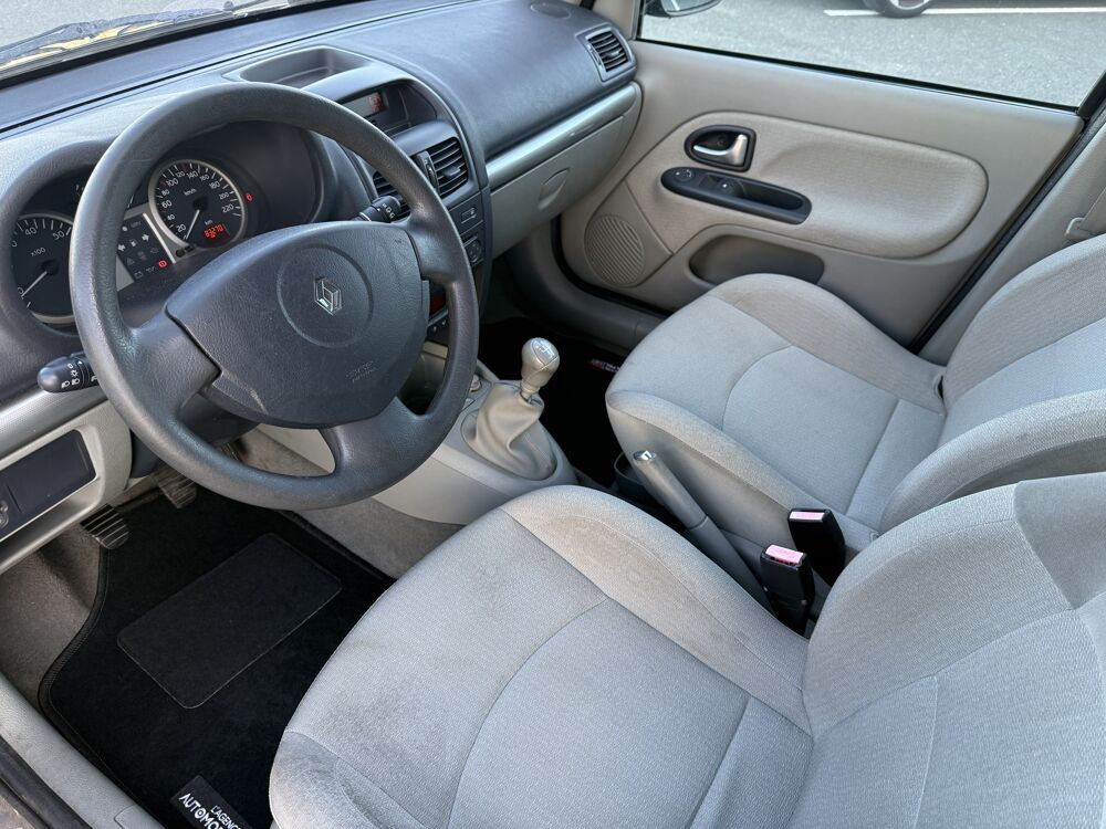 Clio II Phase 2 1.5L DCI 80CH PRIVILEGE | DISTRI OK 2002 occasion 44860 Pont-Saint-Martin