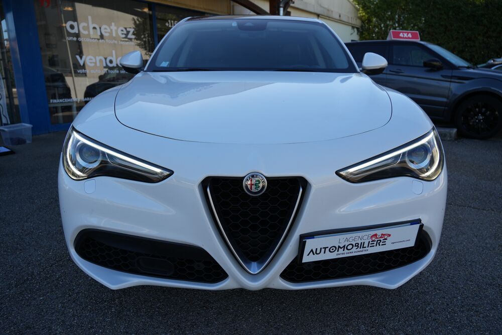 Stelvio 2.0 TURBO 200 Q4 LUSSO AT8 2017 occasion 01000 Saint-Denis-l&egrave;s-Bourg