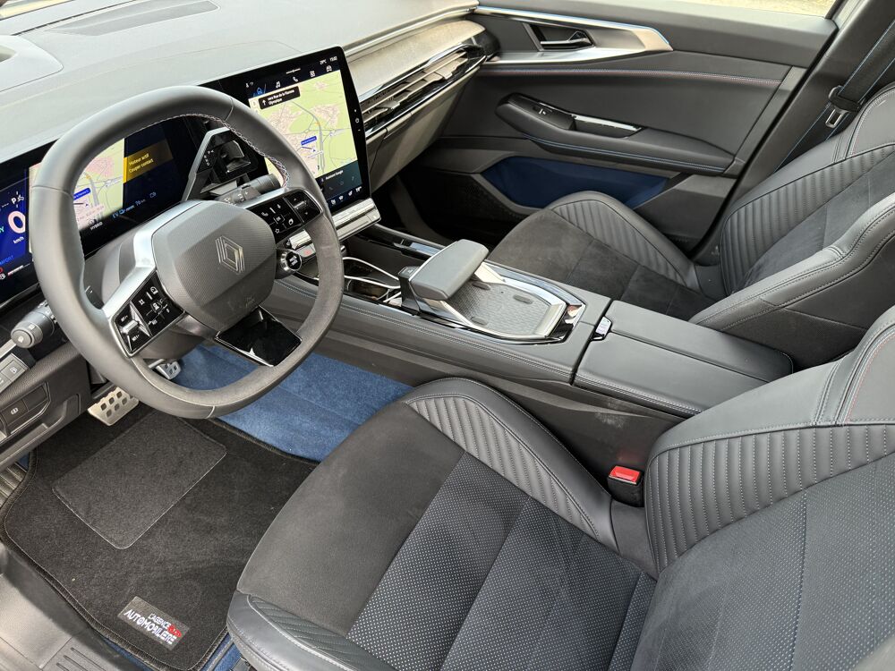 Rafale 1.2 HYPER HYBRID E-TECH 4X4 300 ATELIER ALPINE 2024 occasion 44860 Pont-Saint-Martin