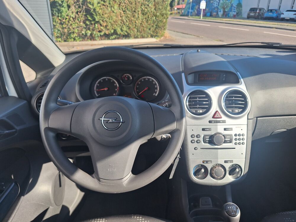 Corsa 1.0 65 ch Graphite 3 portes 1&egrave;re main 2014 occasion 90400 Danjoutin