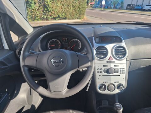 Corsa 1.0 65 ch Graphite 3 portes 1&egrave;re main 2014 occasion 90400 Danjoutin