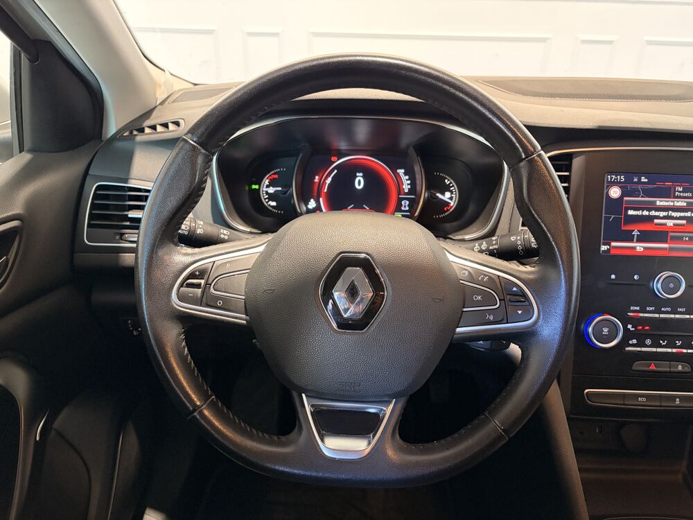 M&eacute;gane IV 1.5 DCI 110 ENERGY ZEN / ATTELAGE 2016 occasion 27620 Gasny