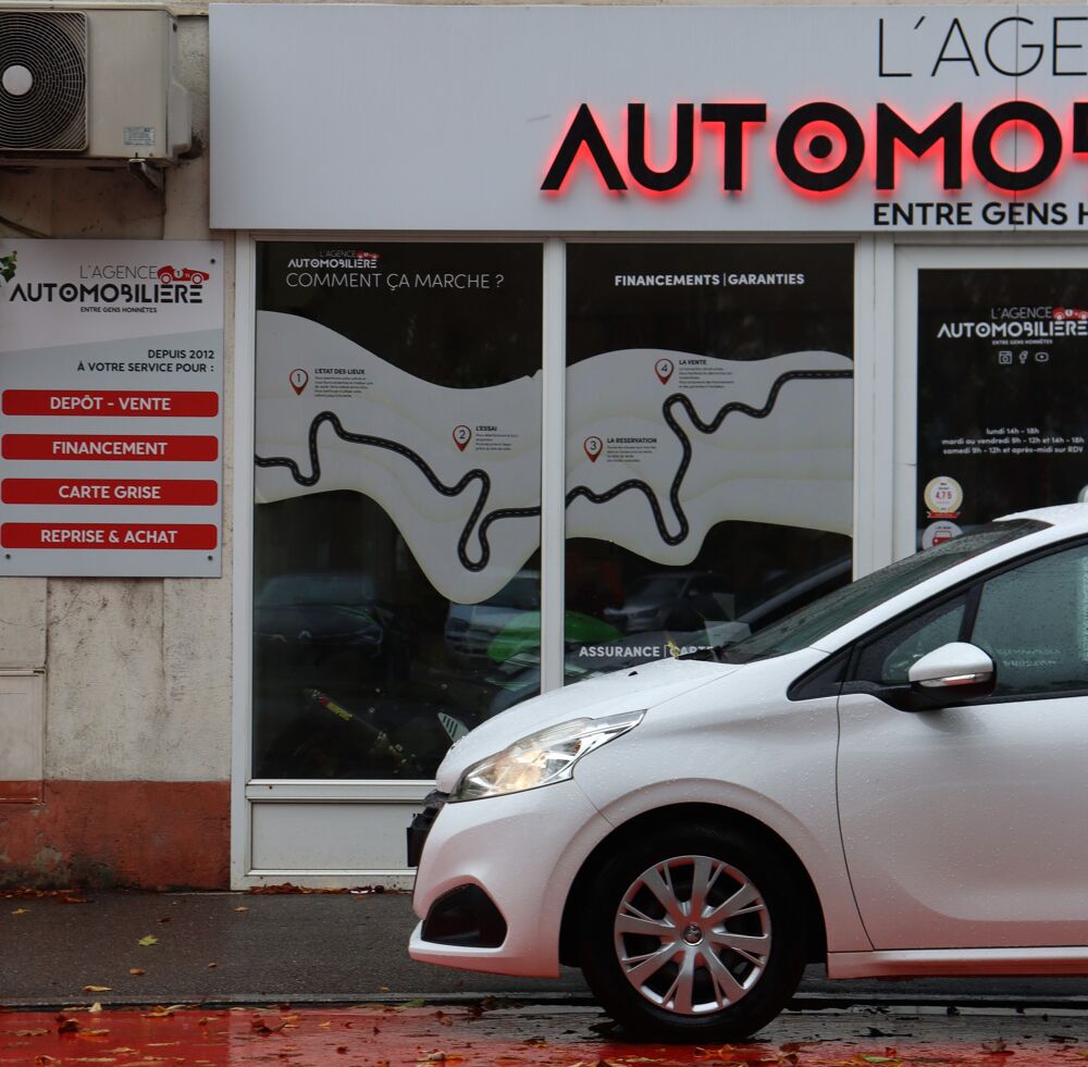 208 I Phase 2 5 Portes 1.6 Blue HDi FAP 99 cv 2018 occasion 88000 &Eacute;pinal