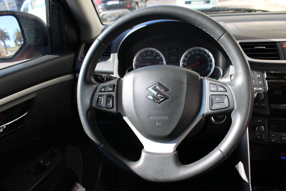Swift 1.2 VVT 95 GL ( Radar Arr, Moteur &agrave; cha&icirc;ne, Clim ... ) 2012 occasion 34200 S&egrave;te