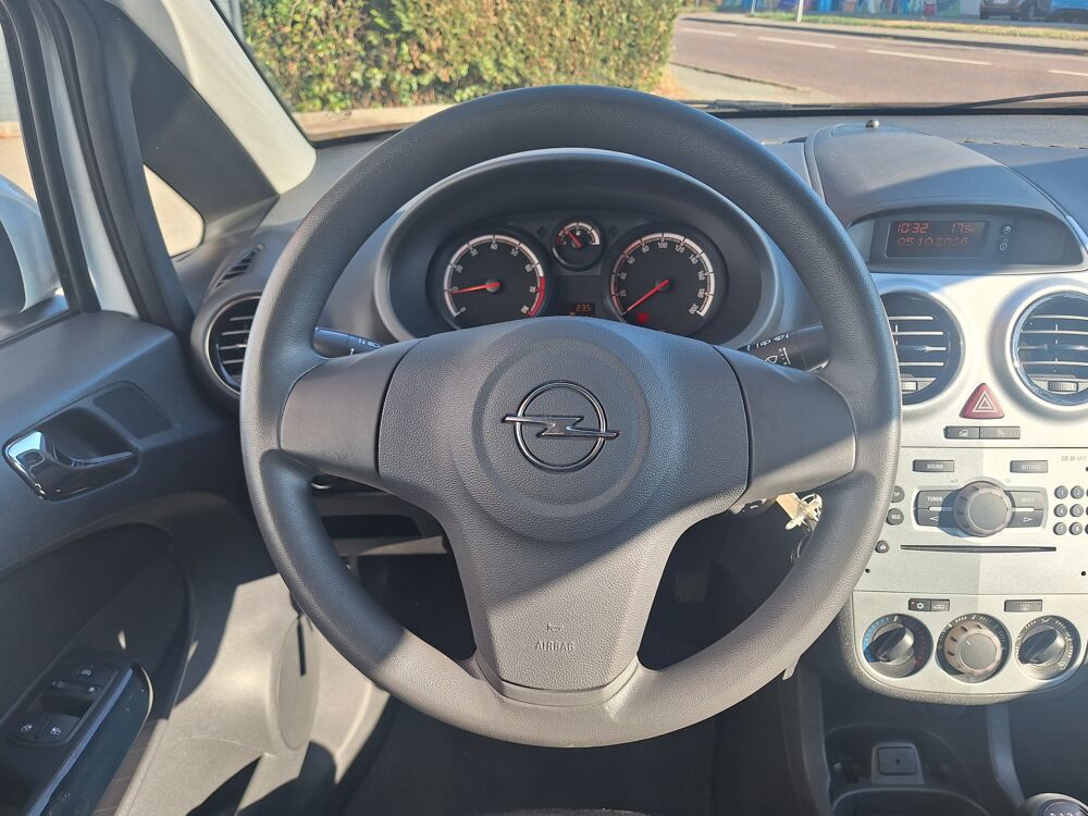 Corsa 1.0 65 ch Graphite 3 portes 1&egrave;re main 2014 occasion 90400 Danjoutin