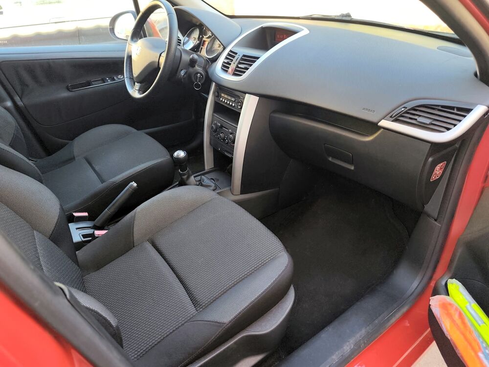 207 SW VTI 95 1.4L CLIM GARANTIE 6 MOIS 2011 occasion 34160 Castries