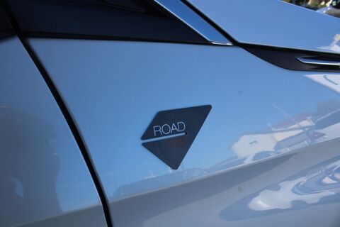 3008 II -2 - HYBRID4 300 CH Roadtrip *4X4 BOITE AUTO 2021 occasion 70000 Vesoul
