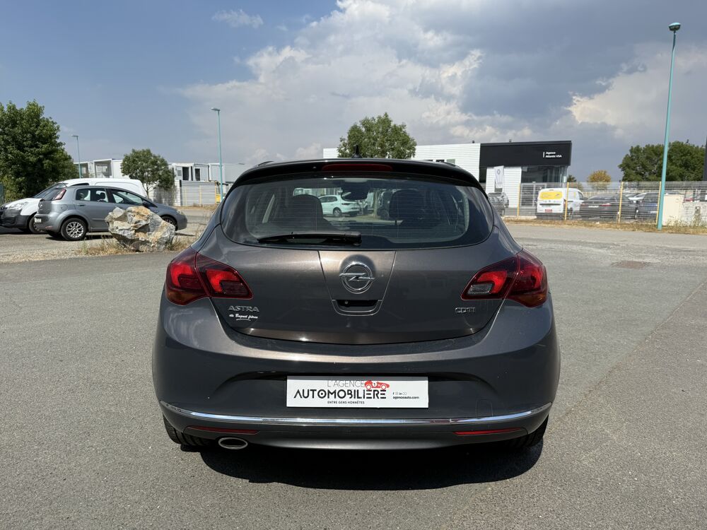 Astra IV (2) 2.0L CDTI 165CH COSMO PACK | 1&egrave;re Main 2012 occasion 44860 Pont-Saint-Martin