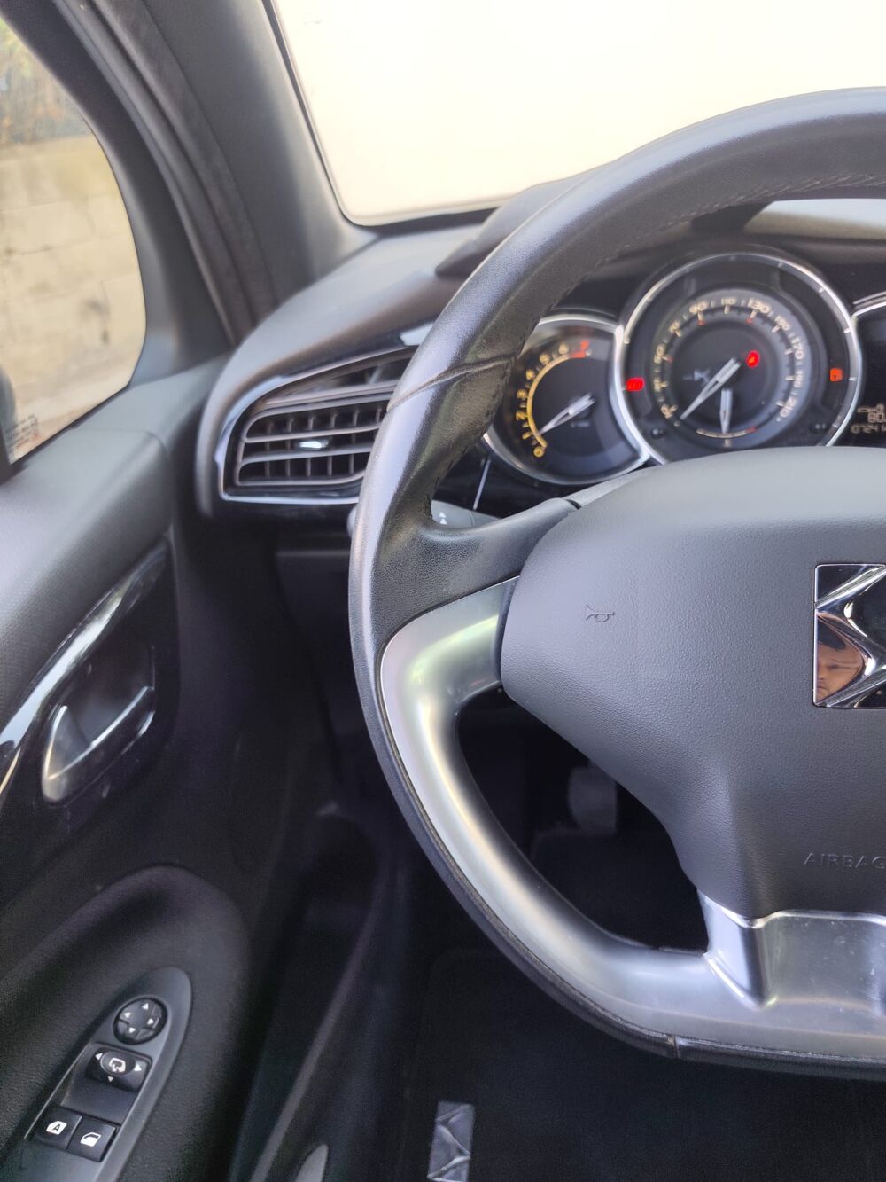 DS3 1.2 VTI 82 CHIC 2015 occasion 34160 Castries