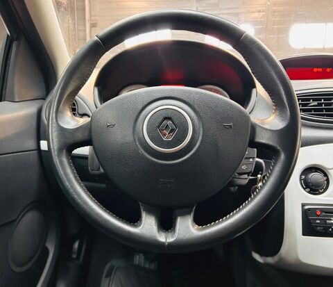 Clio 1.2 TCe 100 cv – Look S – Rouge & Blanc – Distribution 2011 occasion 71300 Montceau-les-Mines