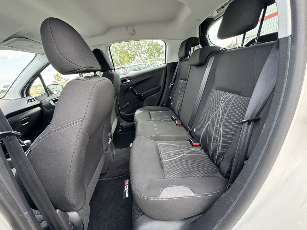 208 1.2 E-VTI 82 ETG5 ACTIVE | BOITE AUTO | DISTRIBUTION OK 10/2 2014 occasion 44860 Pont-Saint-Martin